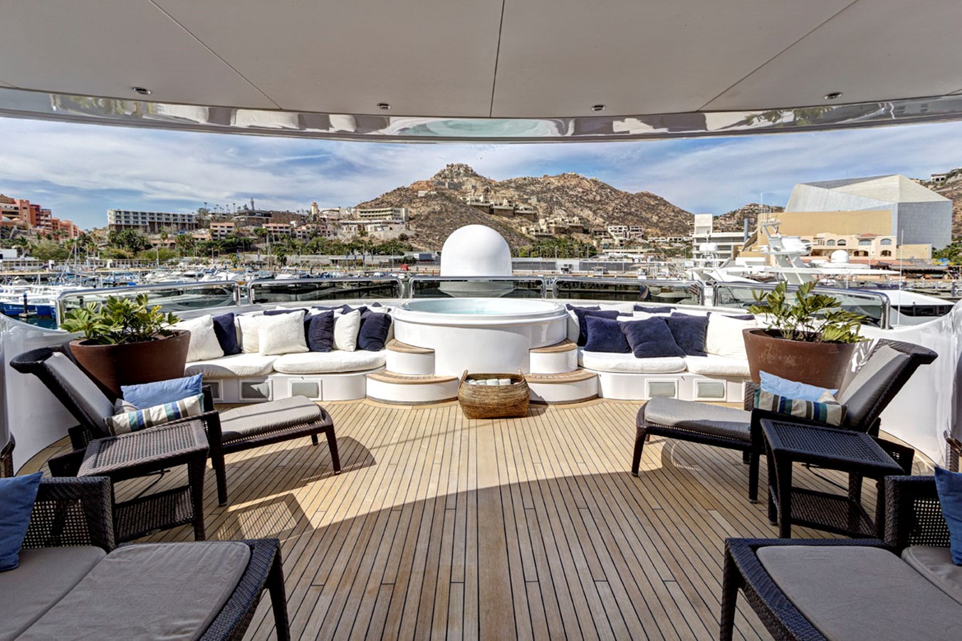 Exterior living spaces    00003.jpg