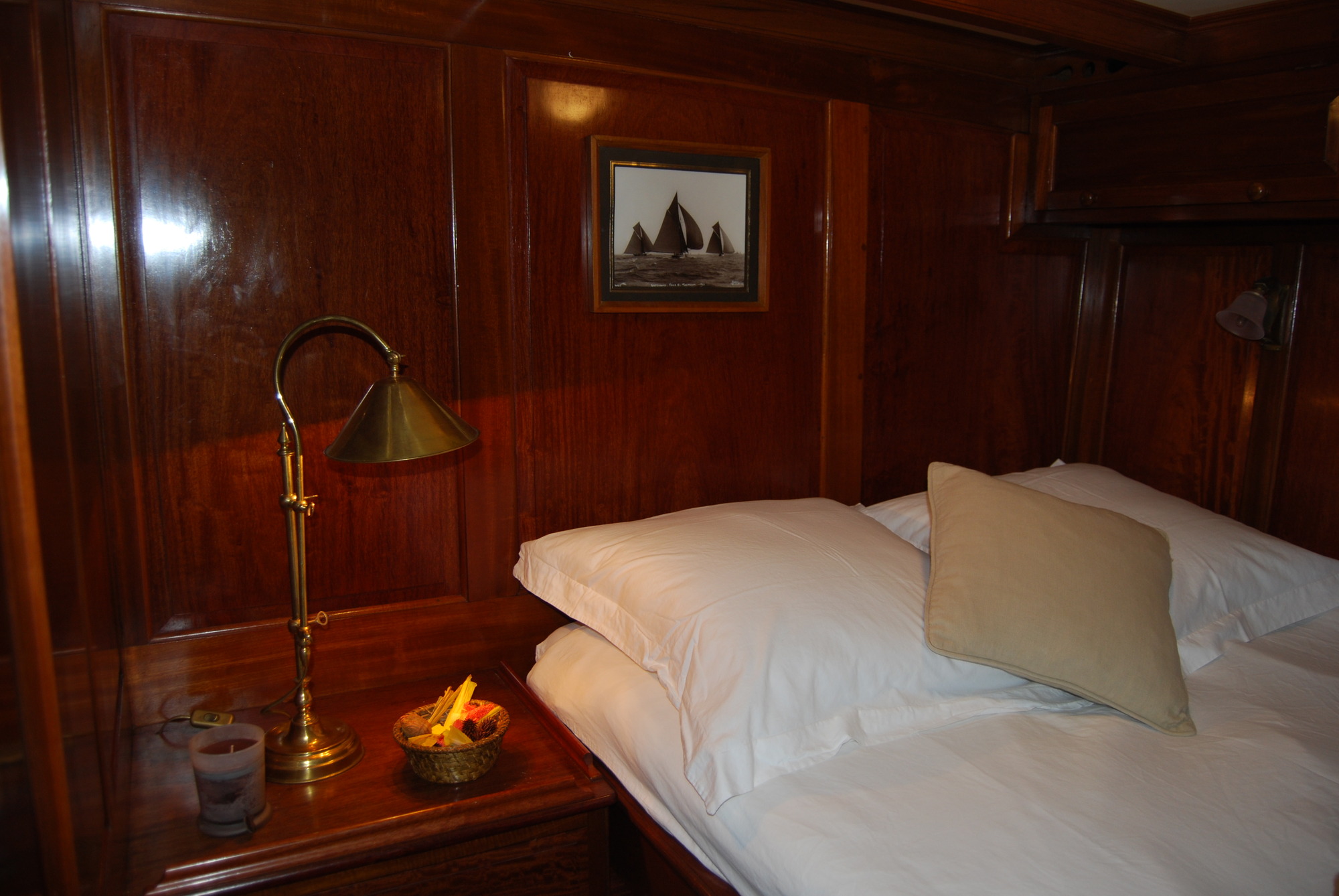 Fife Yacht MOONBEAB IV - Guest cabin (1).jpg