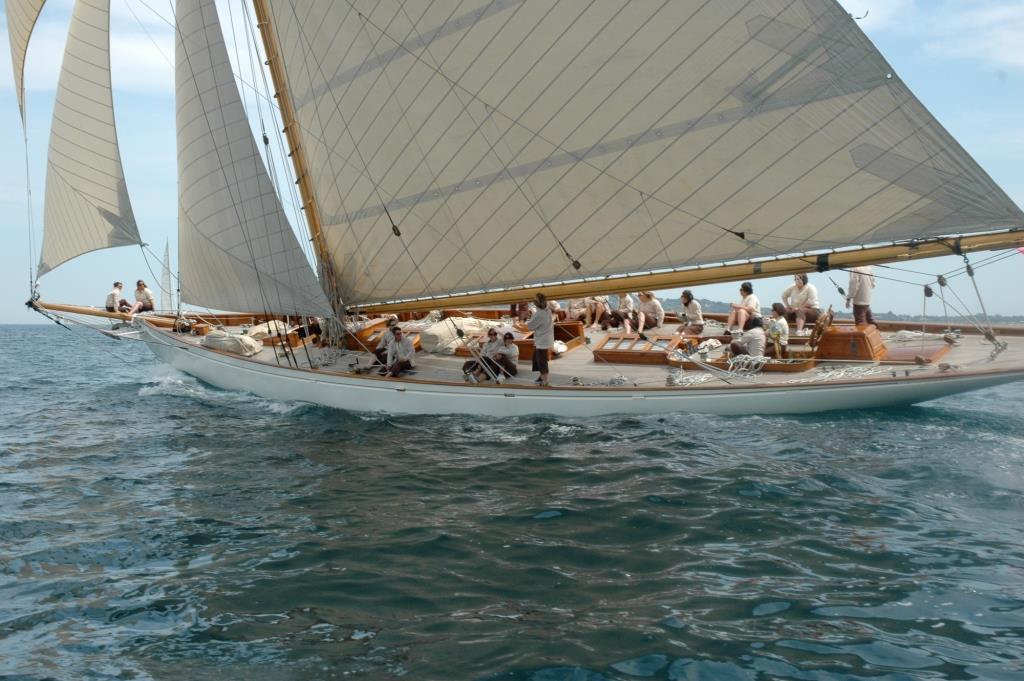 Fife Yacht MOONBEAB IV - Main shot.jpg