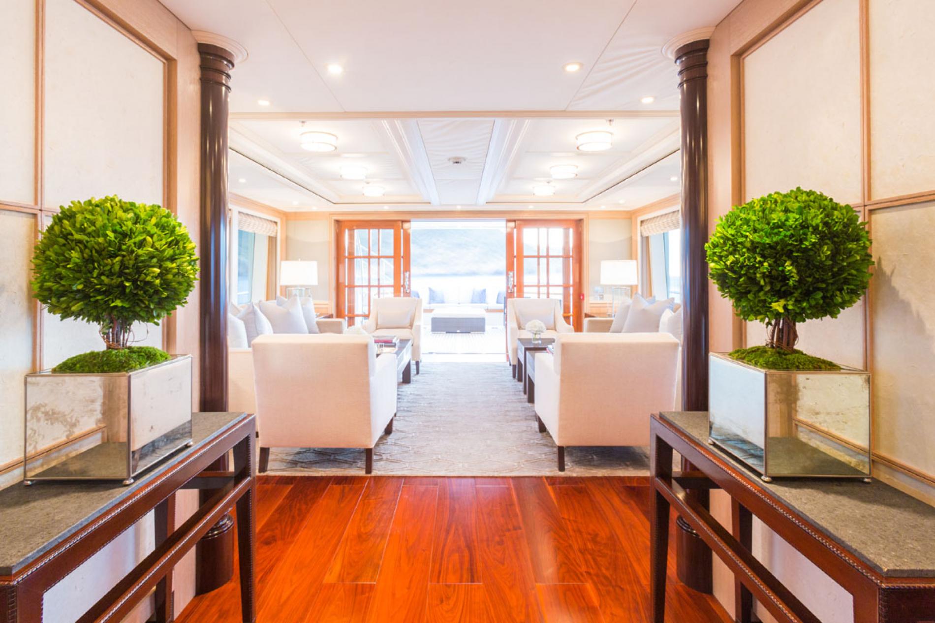 Foyer between main salon and dining.jpg