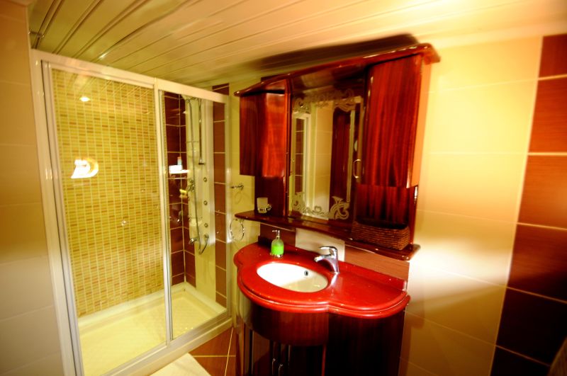 Guest Cabin 00011.jpg