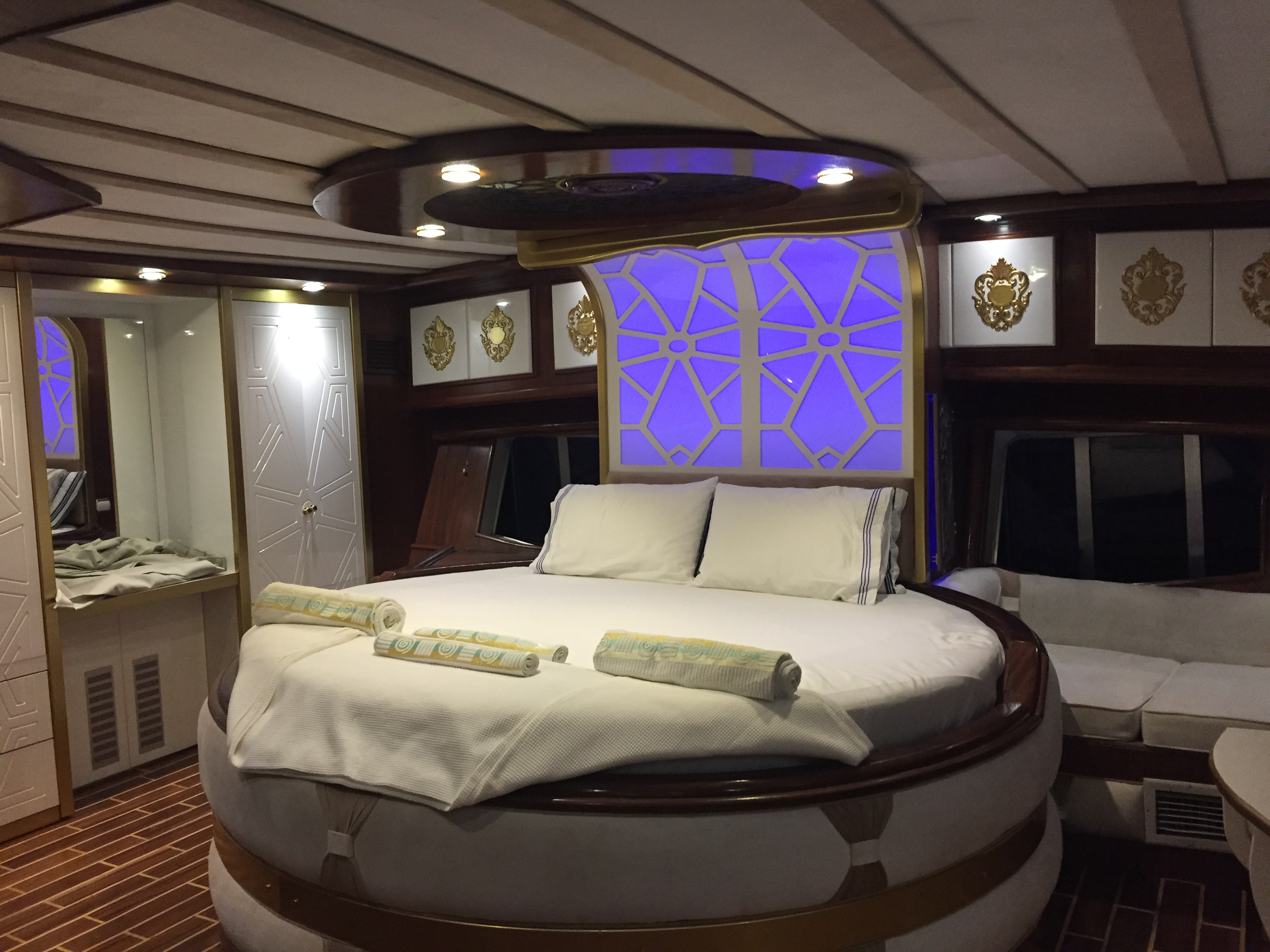 Guest Cabin 00024.jpg