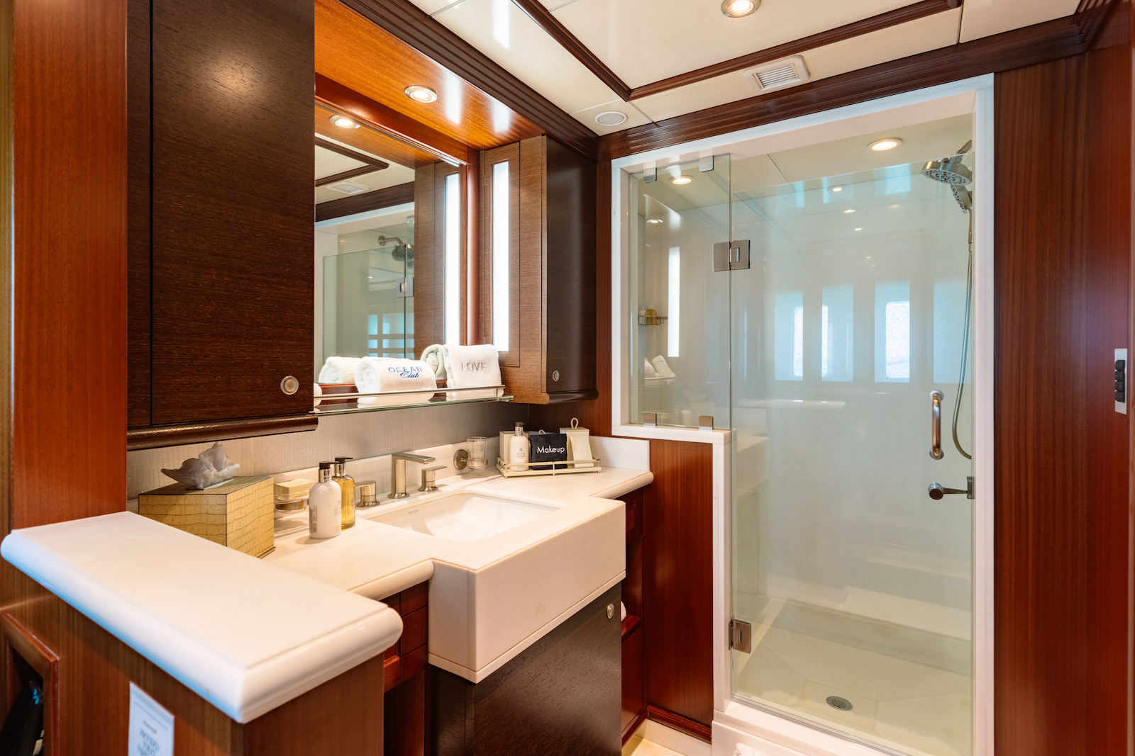Guest Ensuite - Photo credit Ocean Air Media .jpg