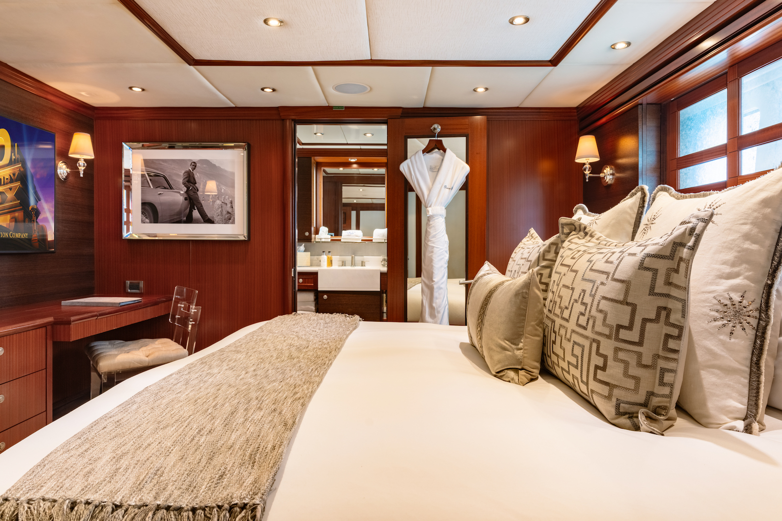 Guest Stateroom - Phot credit Ocean Air Media.jpg
