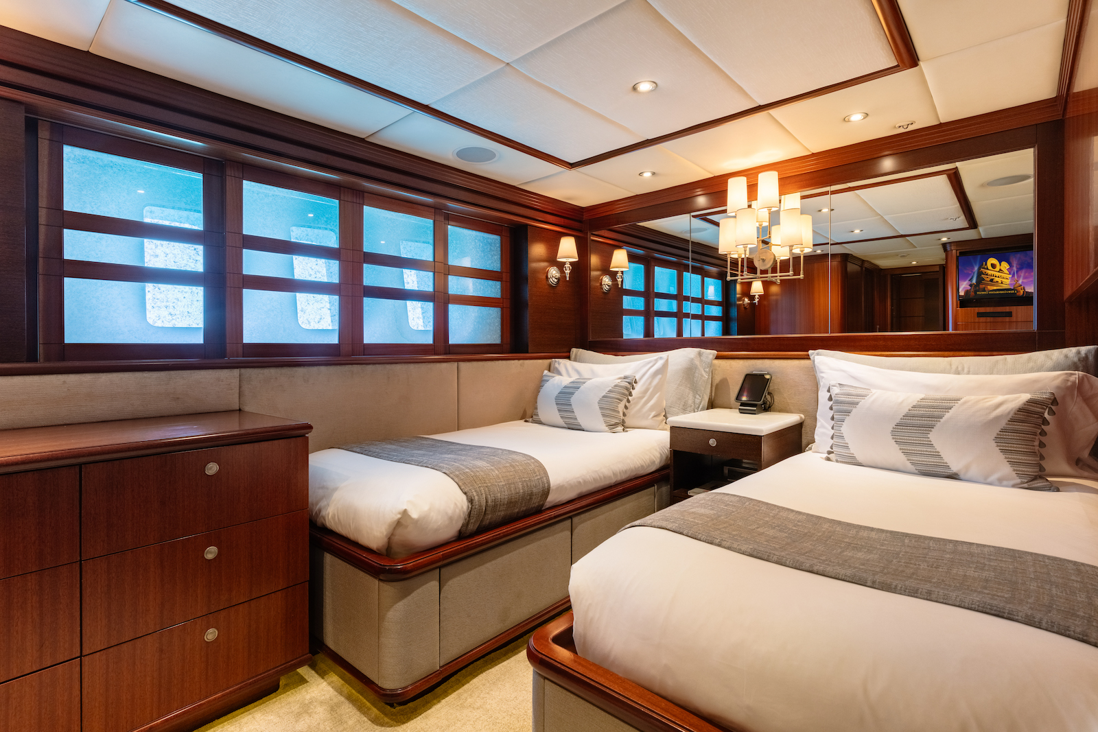 Guest Stateroom Twin - Photo credit Ocean Air Media.jpg