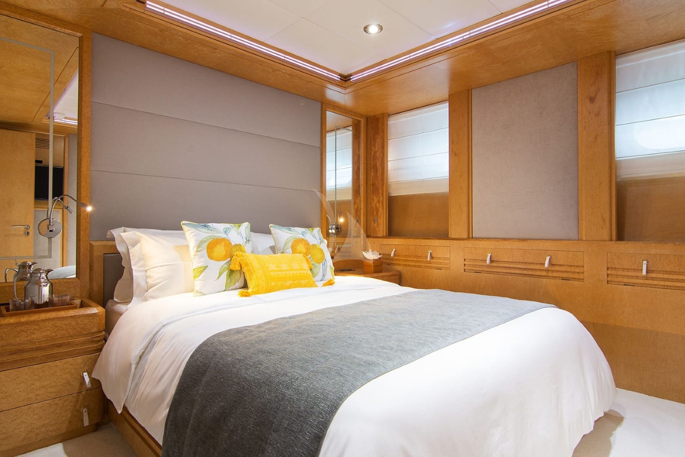 Guest Suite 02.jpg
