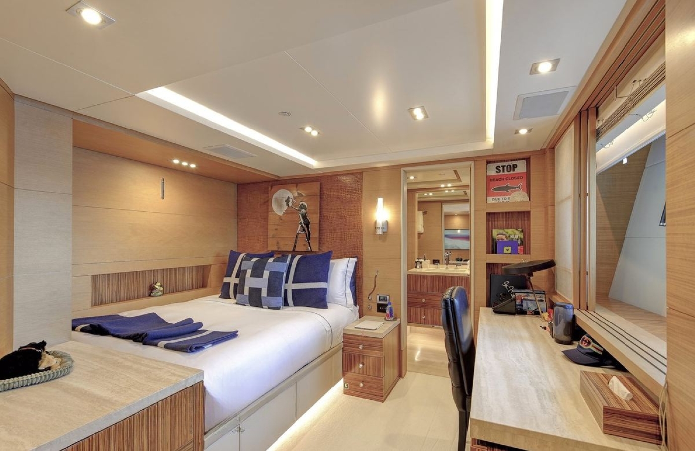 Guest Suite 04.jpg