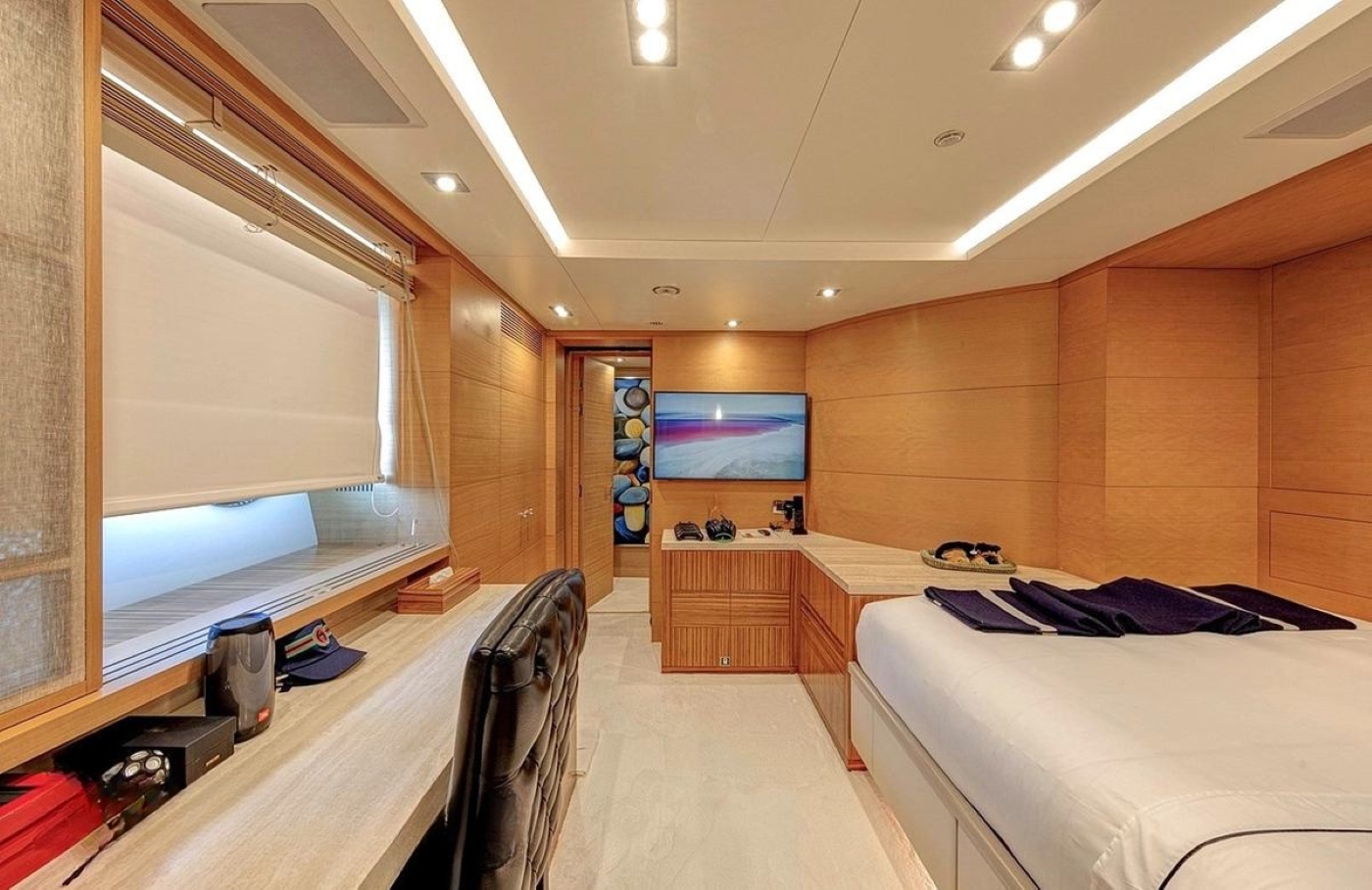 Guest Suite 05.jpg