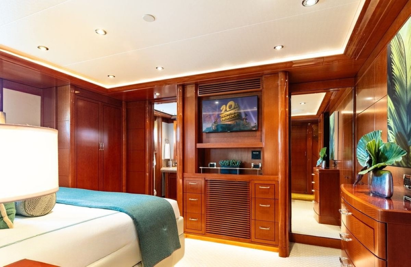 Guest Suite 06.jpg