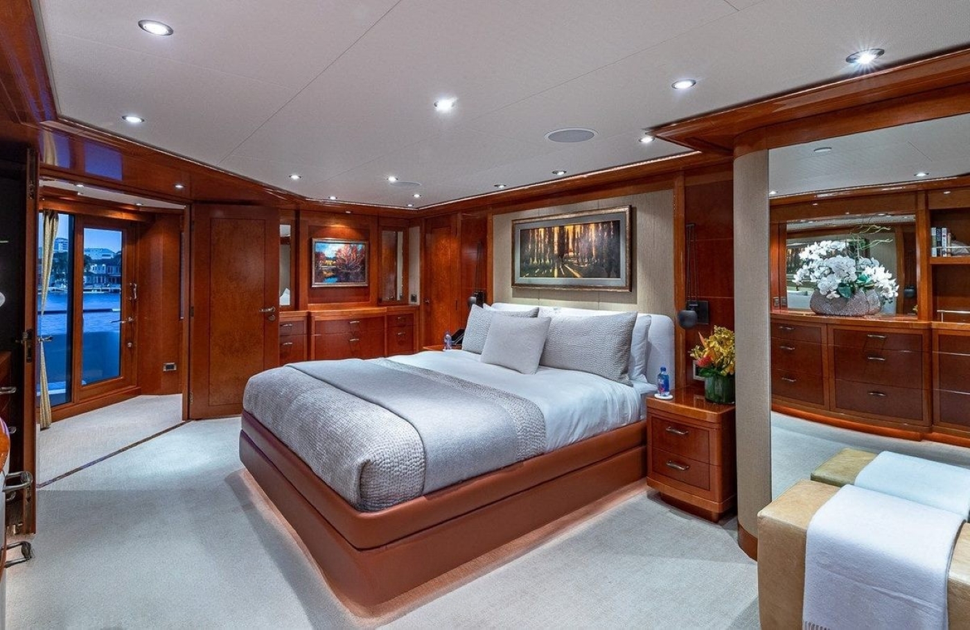 Guest Suite 08.jpg