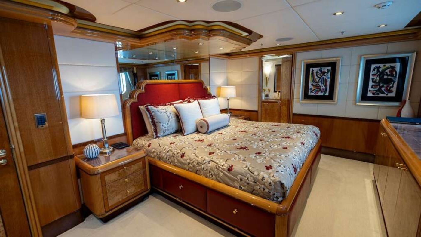 Guest Suite 1.jpg