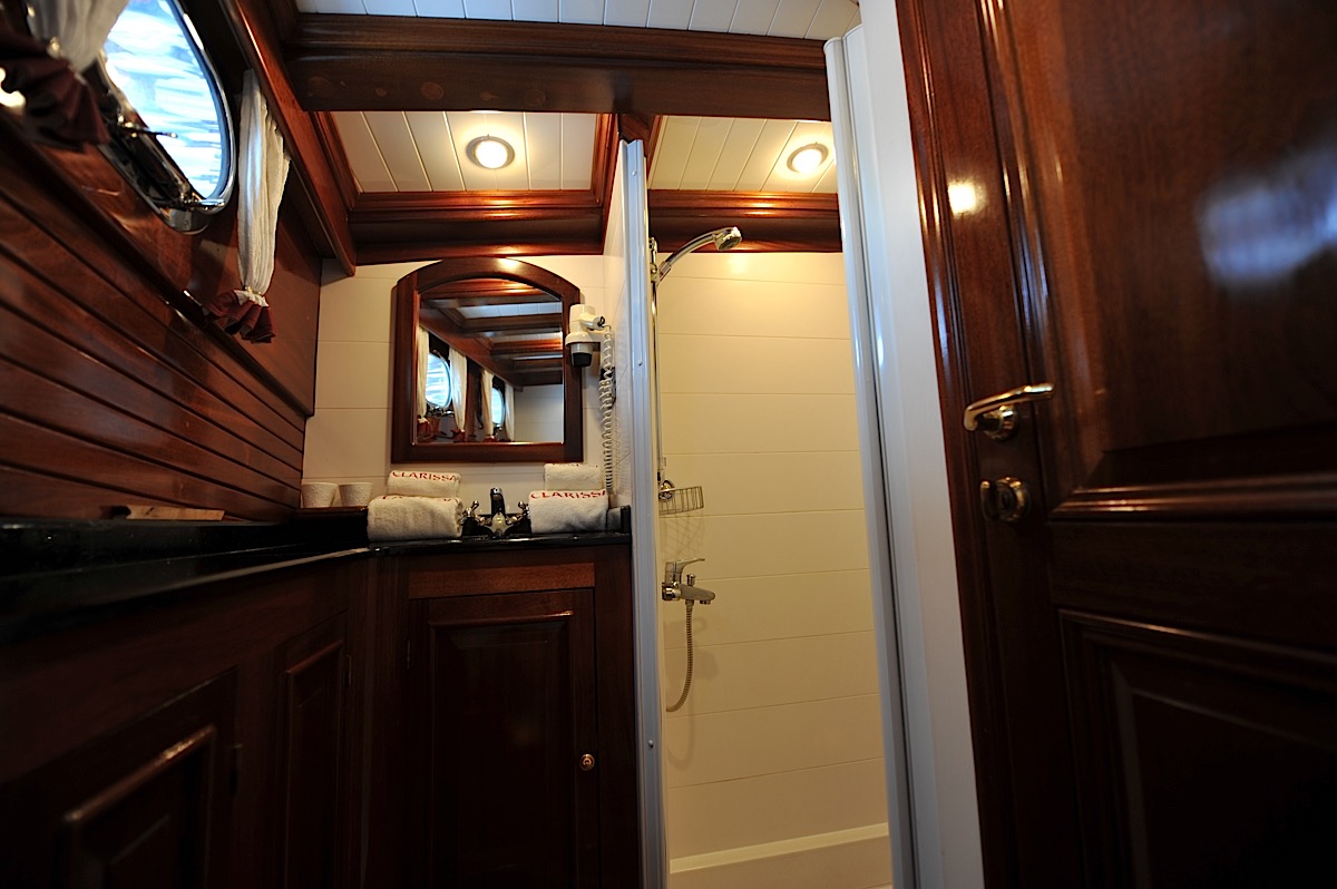 Guest cabin 00017.jpg