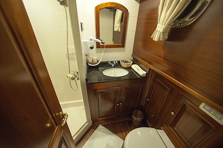 Guest cabin 00028.jpg