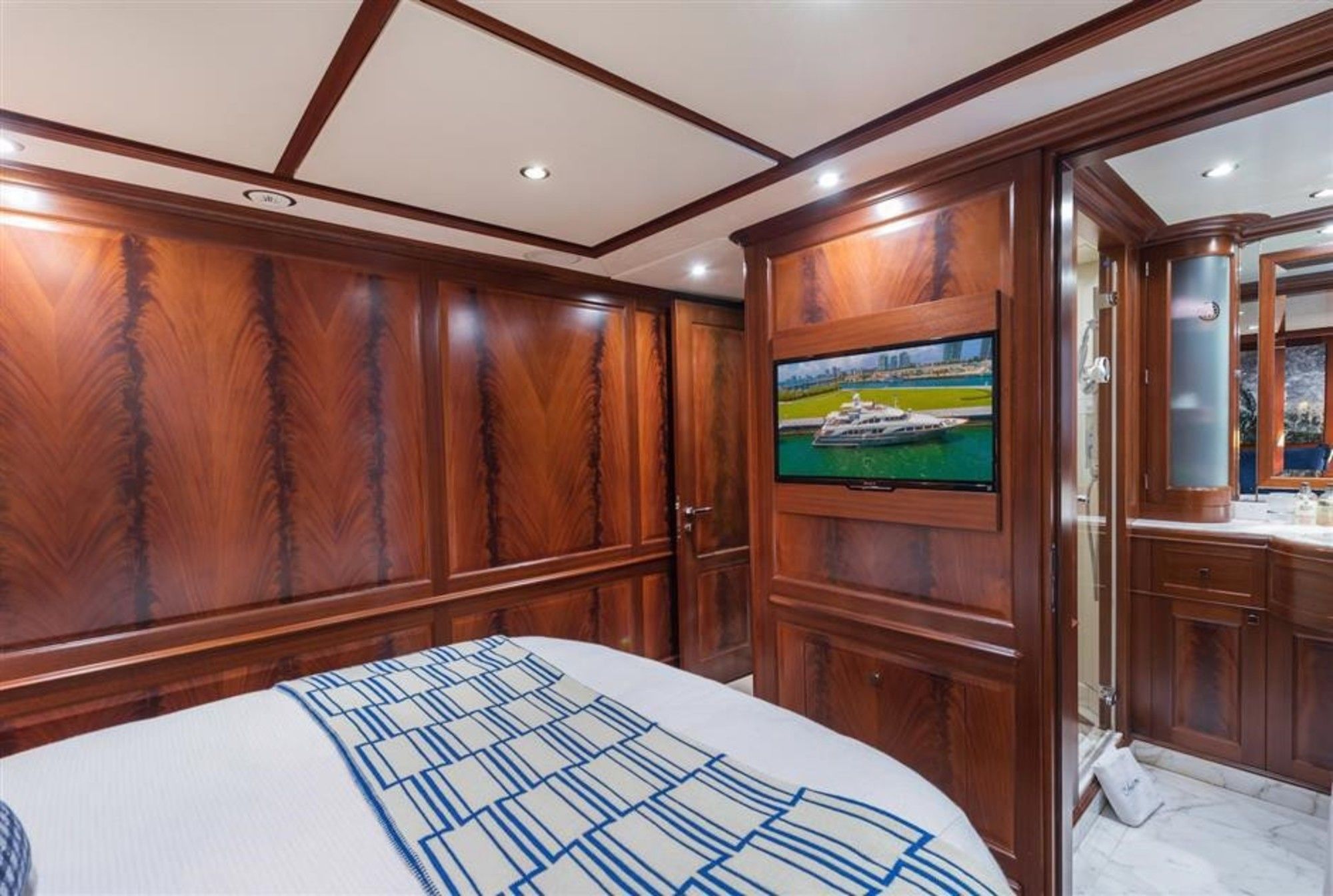 Guest cabin 093.jpg