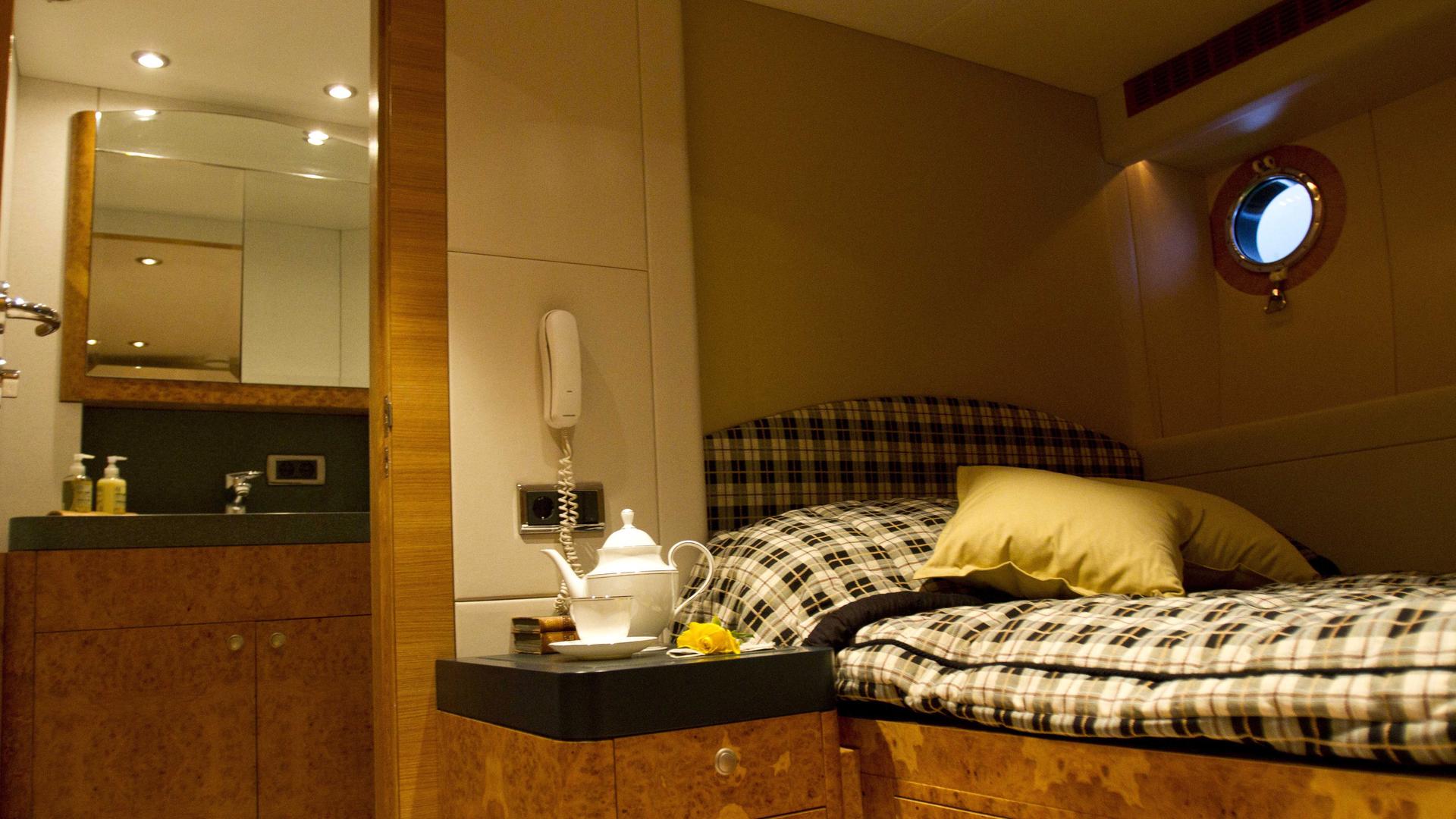 Guest cabin 56.jpg