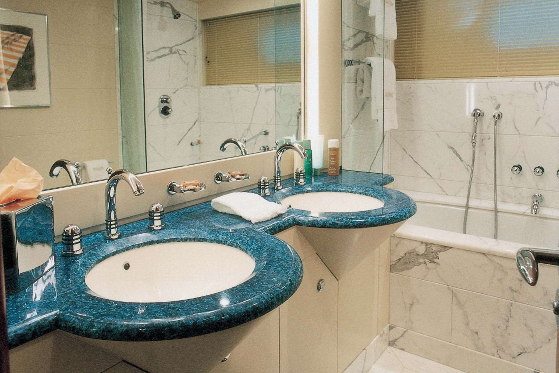 Guest_Bathroom.jpg