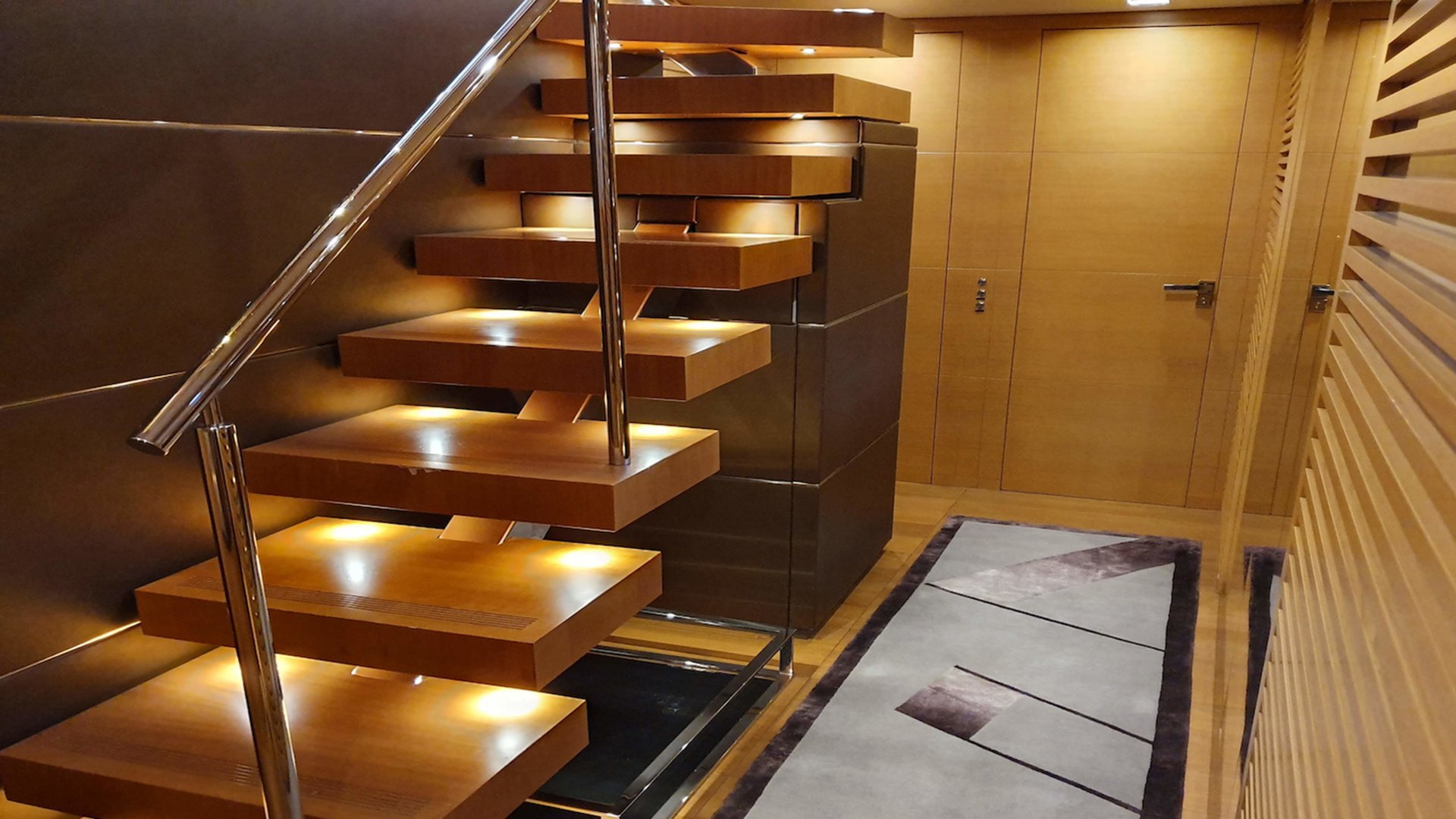 Interior 12.jpg