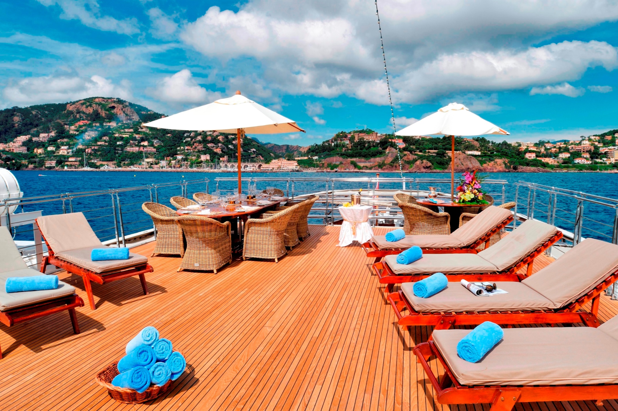 Jacuzzi deck 1.jpg