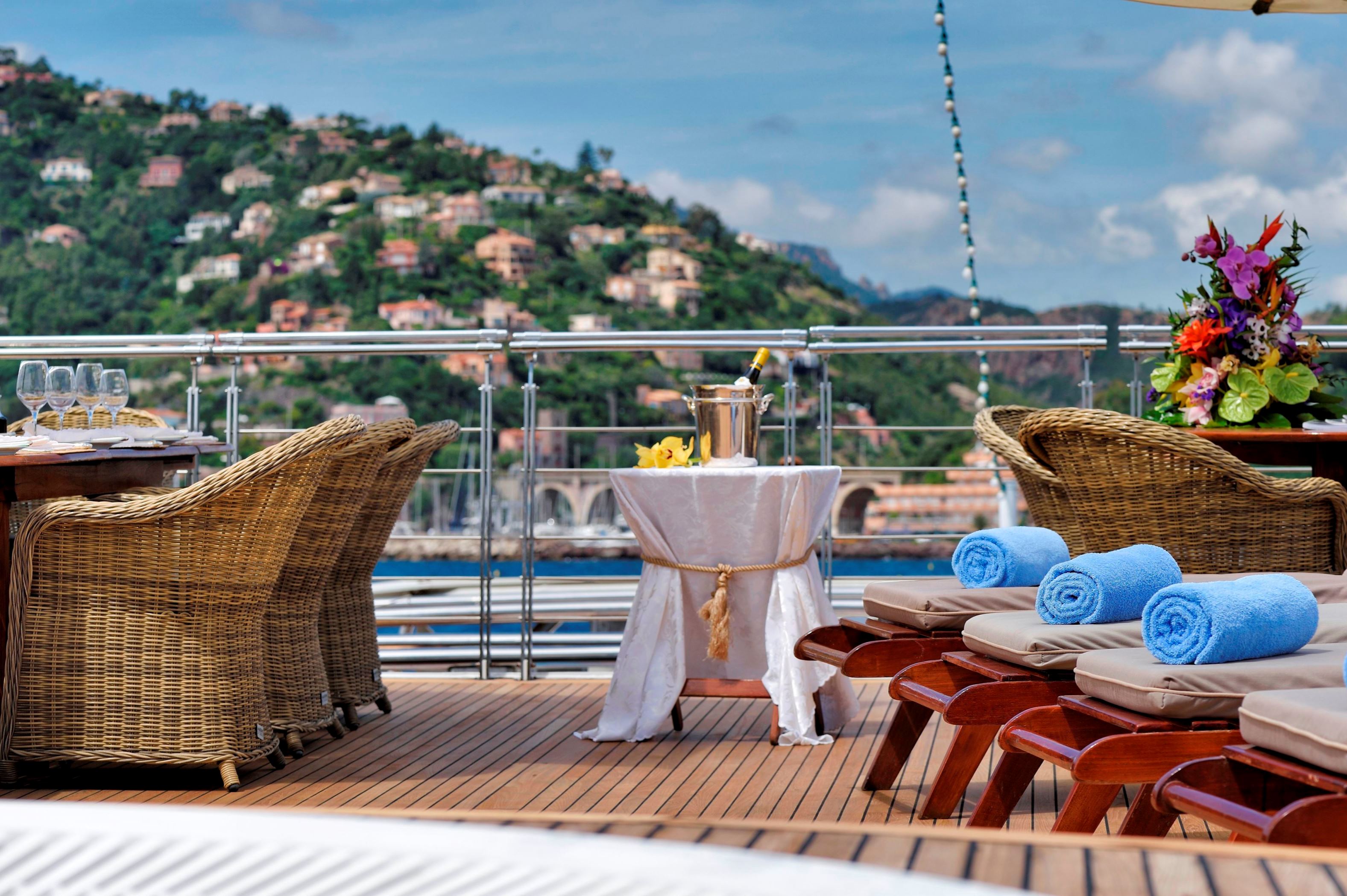 Jacuzzi deck 2.jpg