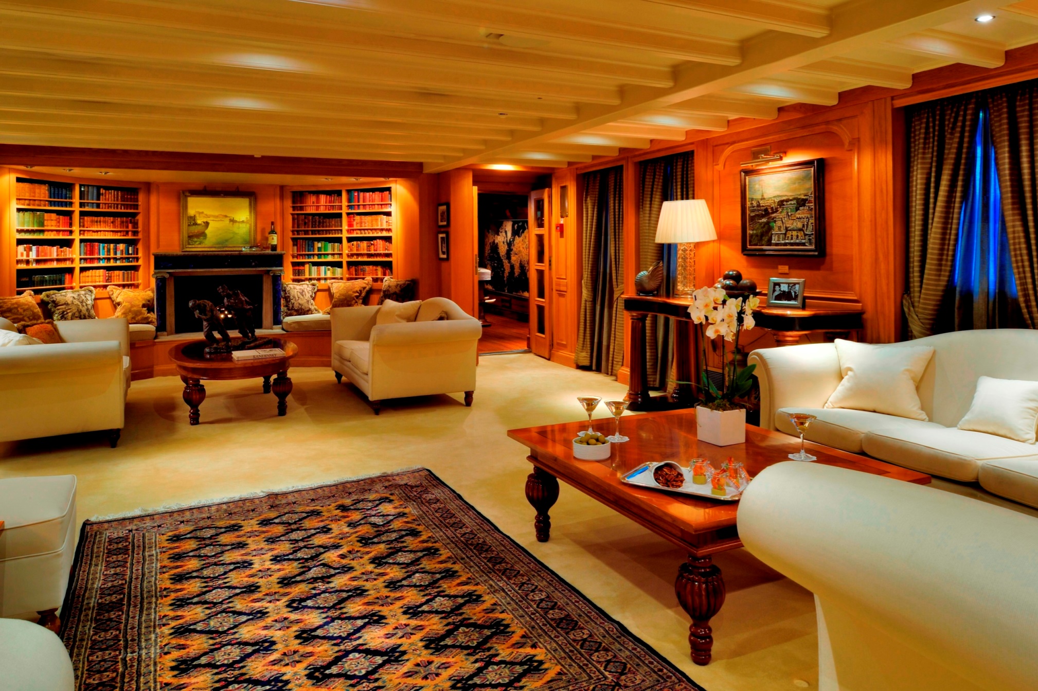 Lapis Lounge 1.jpg