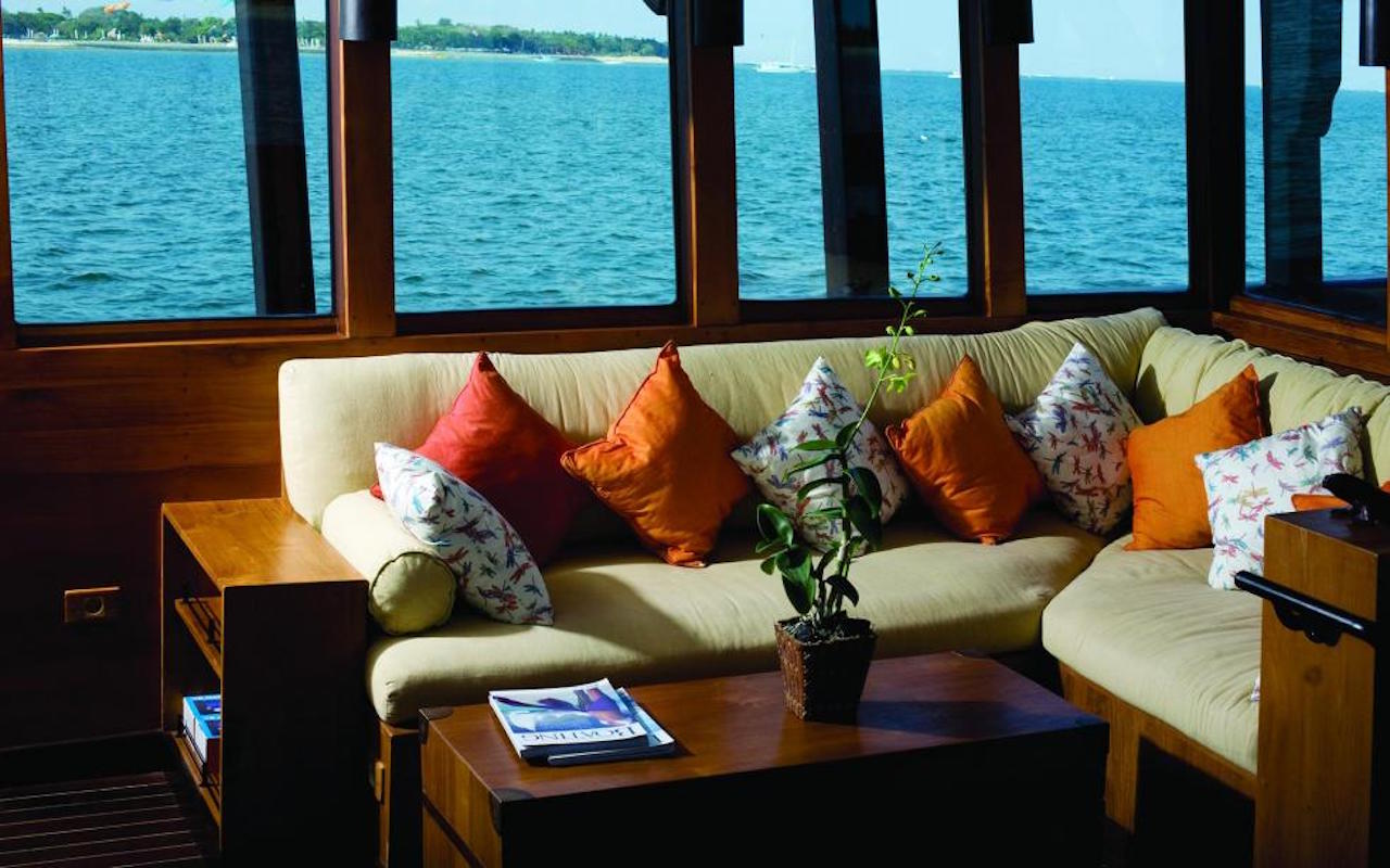 Lounge 5.jpg