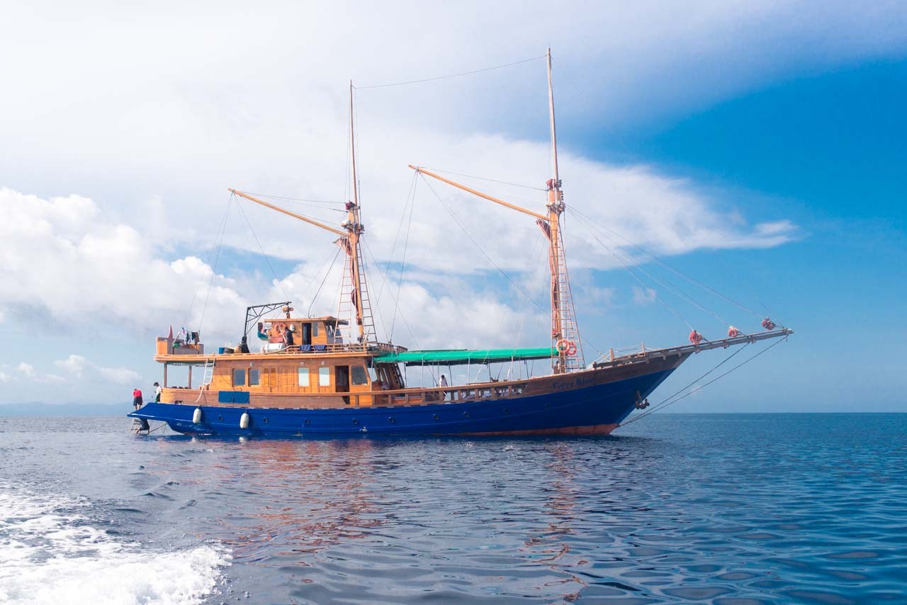 Luxury Phinisi Tiger Blue  00004.jpg