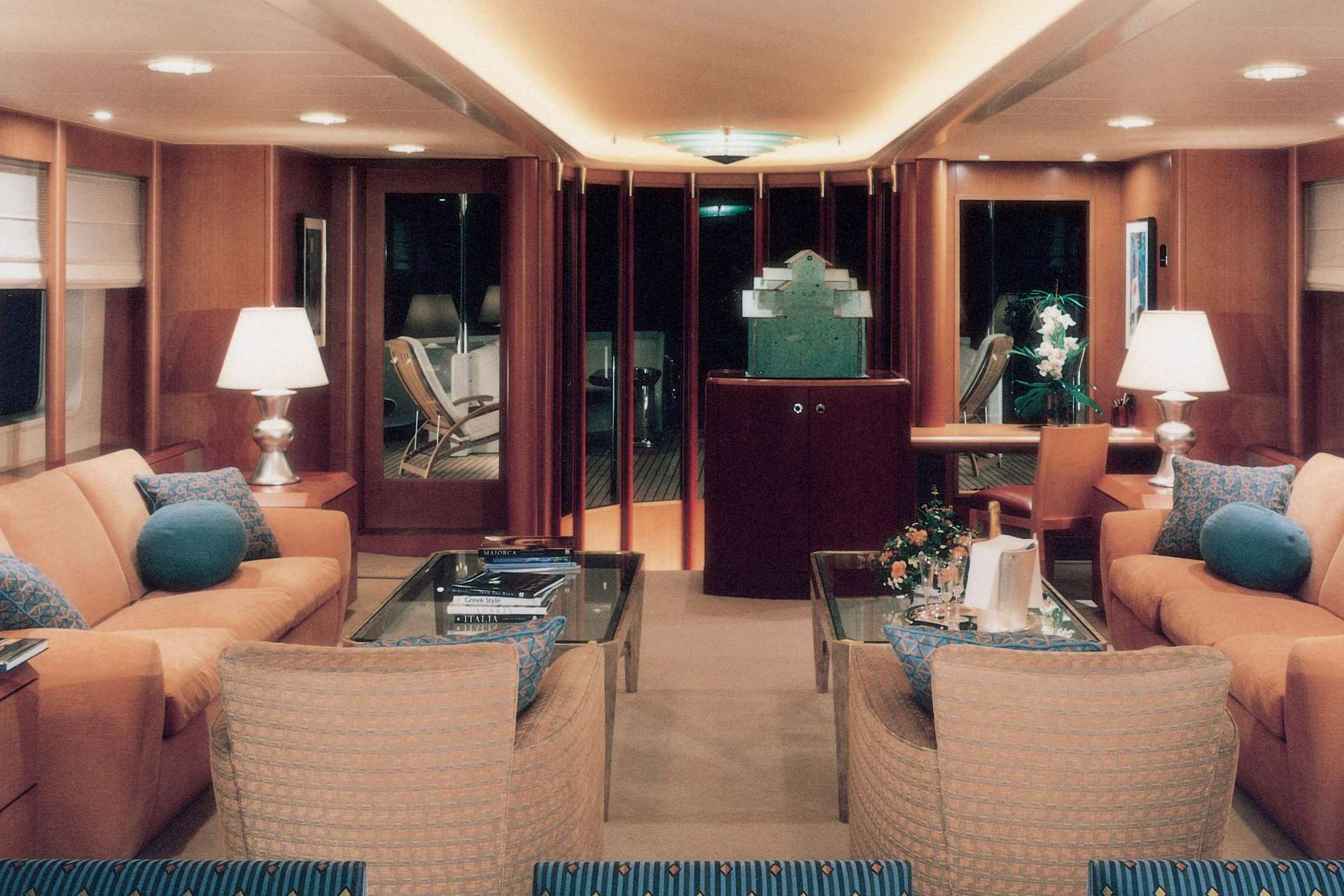 Main_Deck_Lounge.jpg