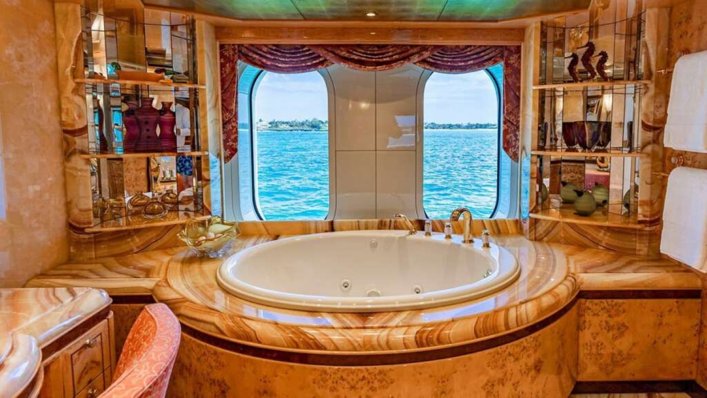 Master Bathroom 052.jpg