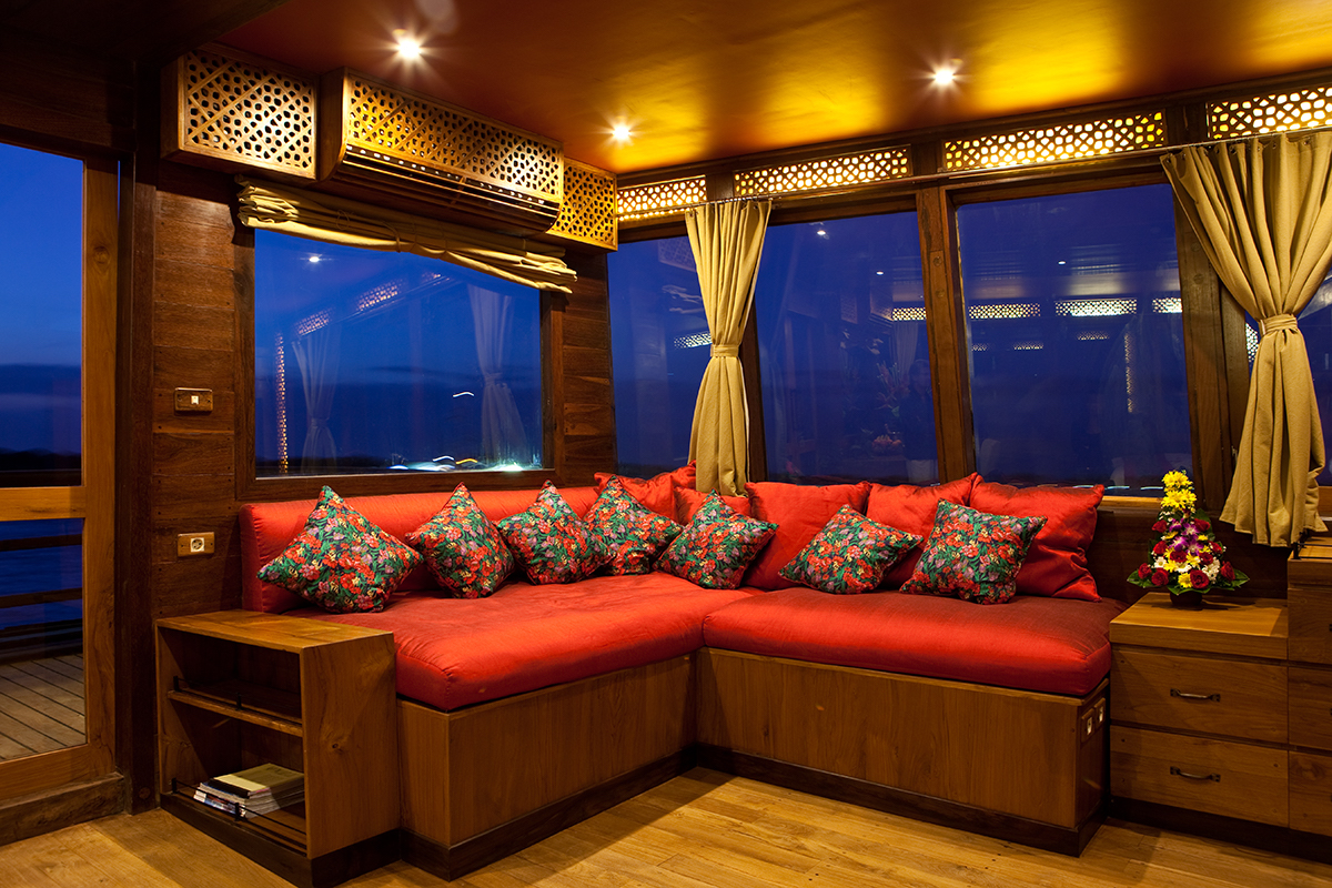Master Cabin 86.jpg