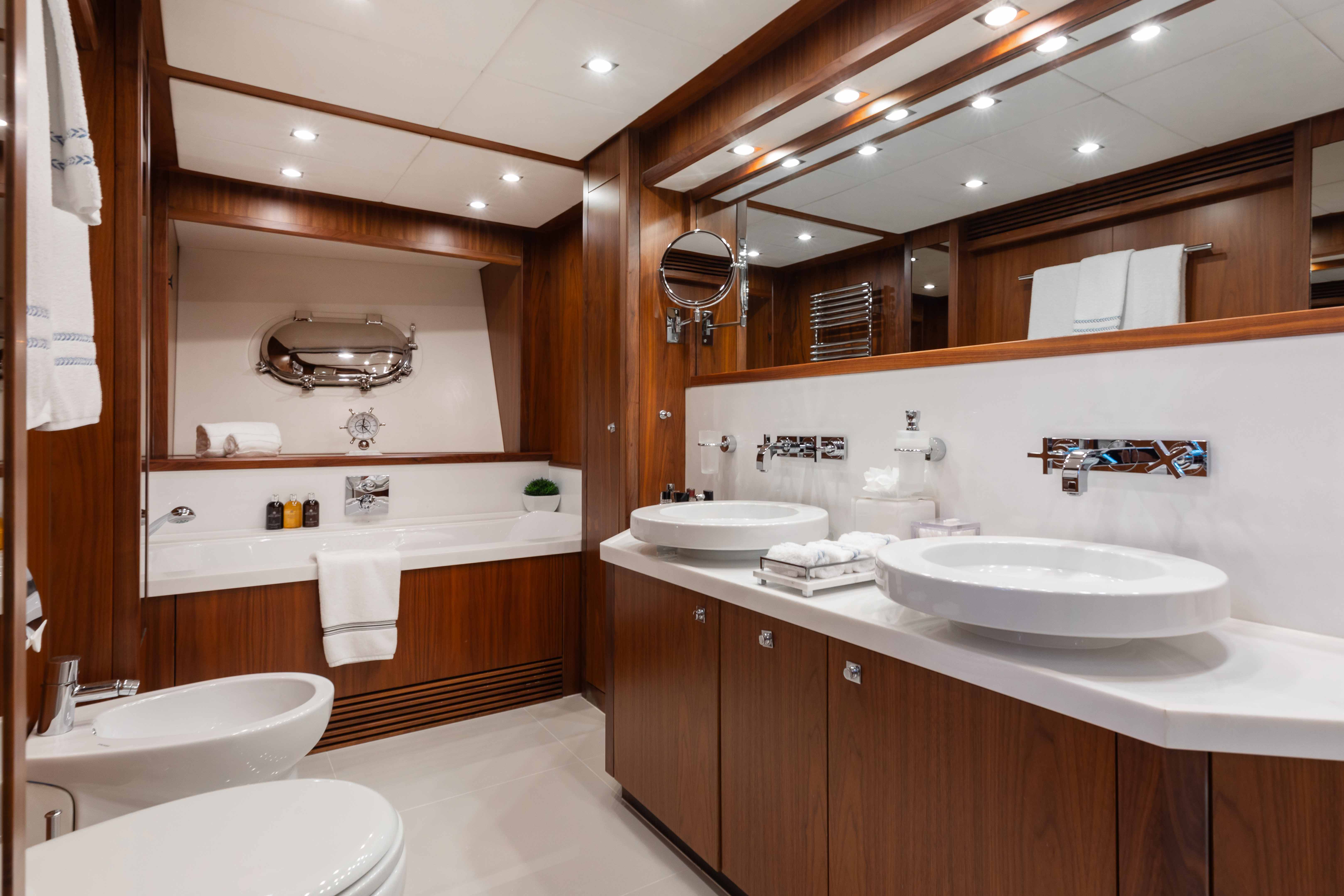 Master Ensuite.jpg