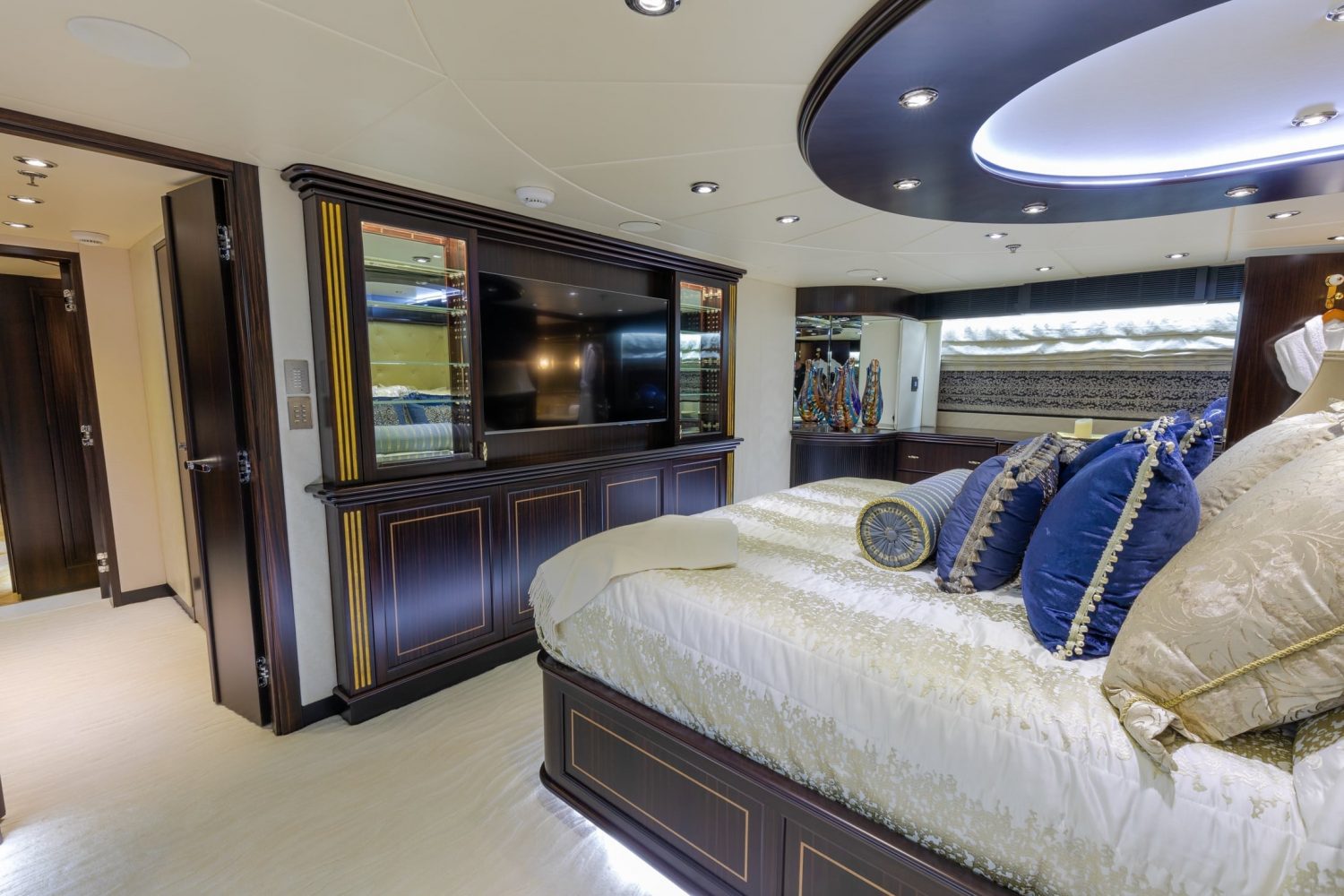 Master Stateroom (2).jpg