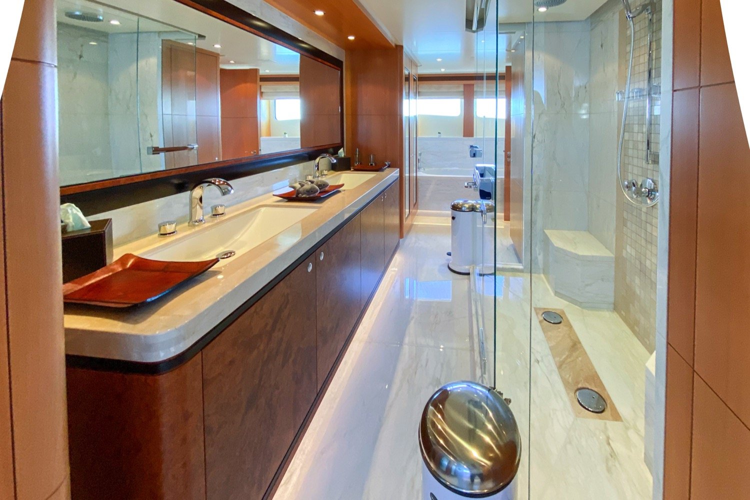 Master ensuite with double sinks.jpg