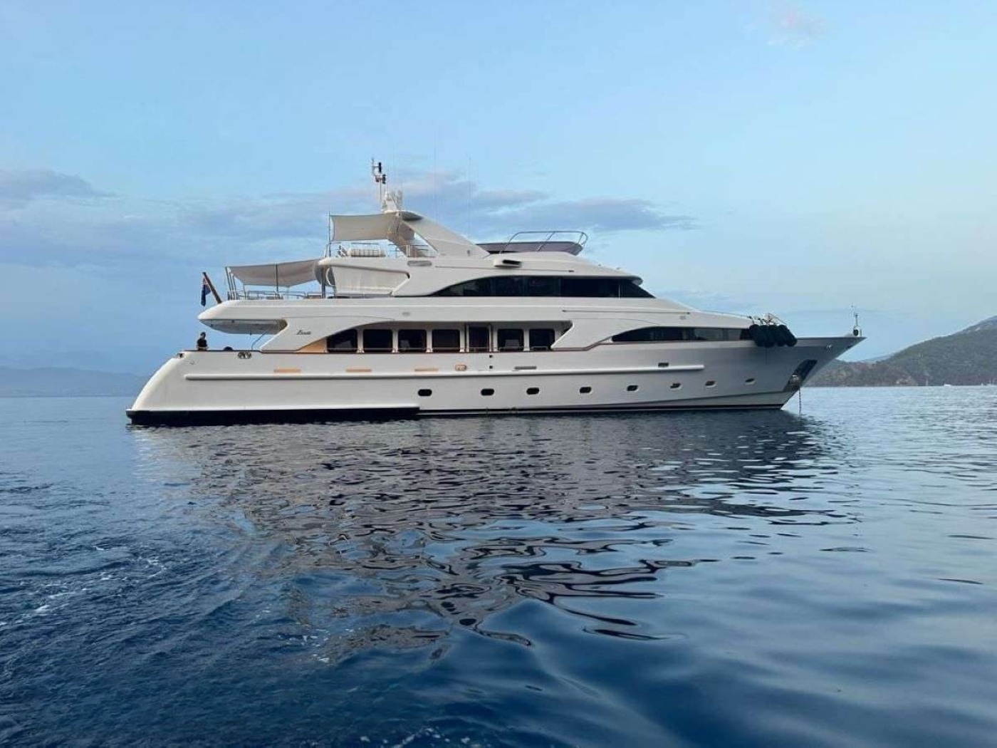 Motor Yacht FRIENDSHIP.jpg