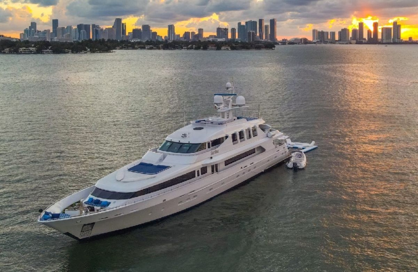 Motor Yacht SURINA.jpg