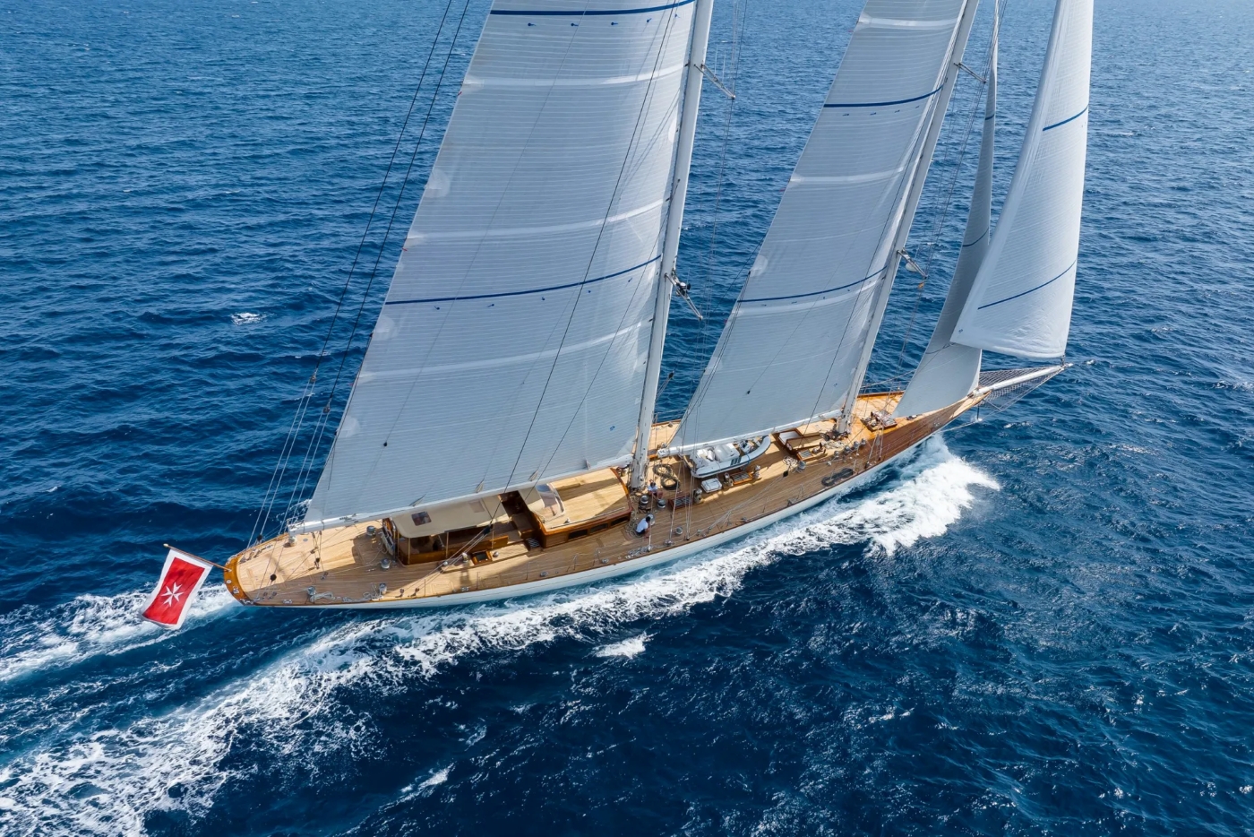 Motor Yacht windrose of amsterdam.jpg