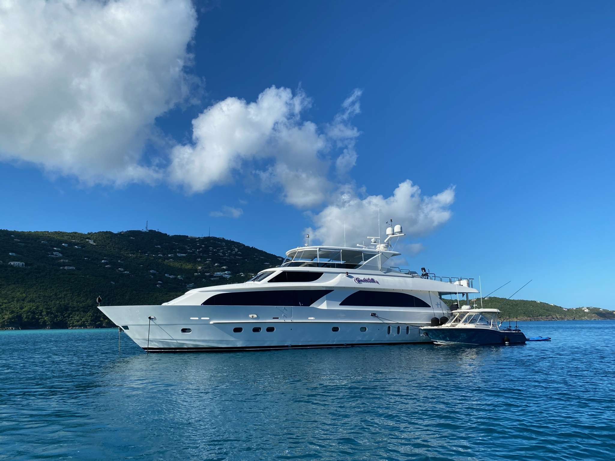 Motor yacht CYNDERELLA.jpg