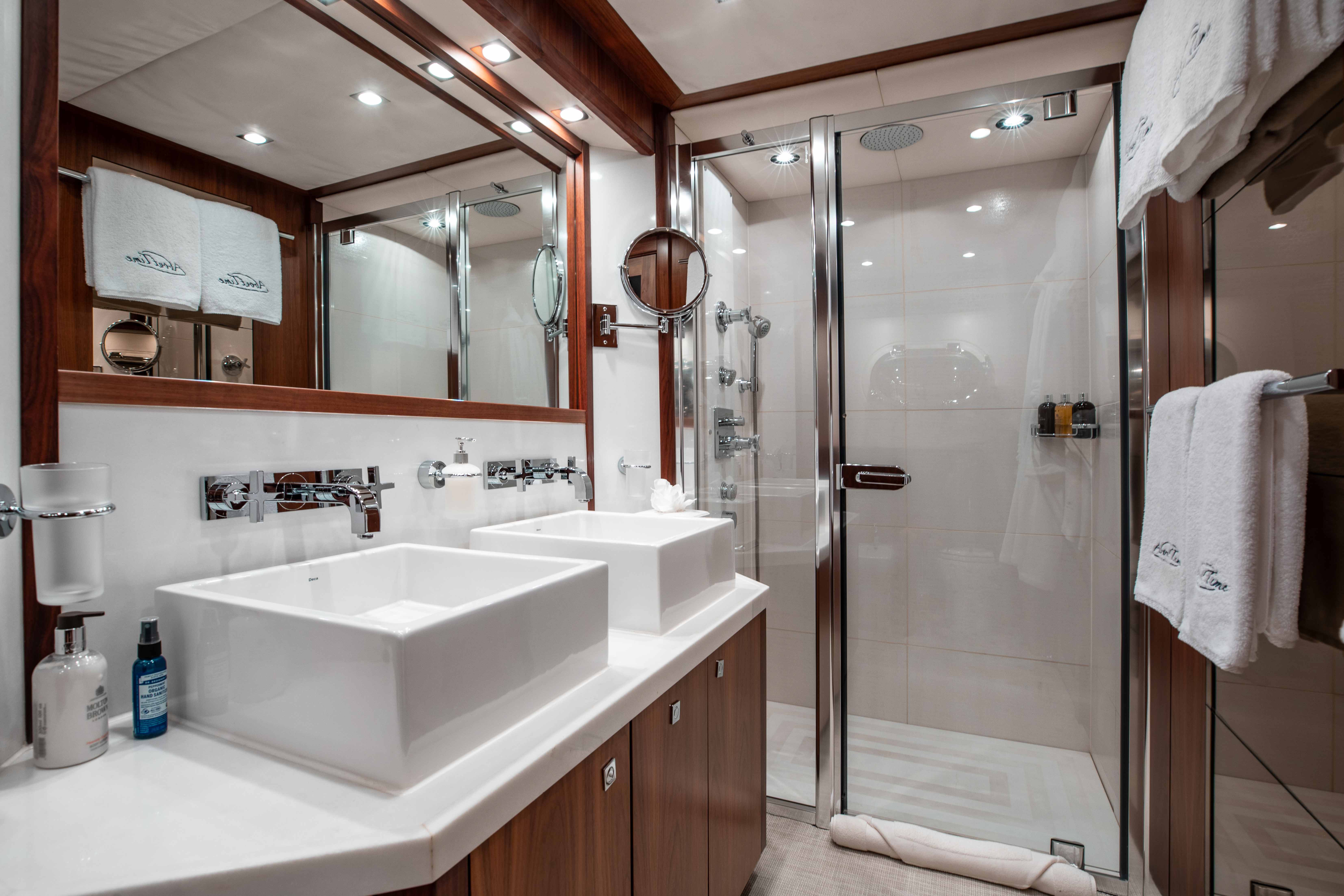 Queen Stateroom 1 Ensuite.jpg