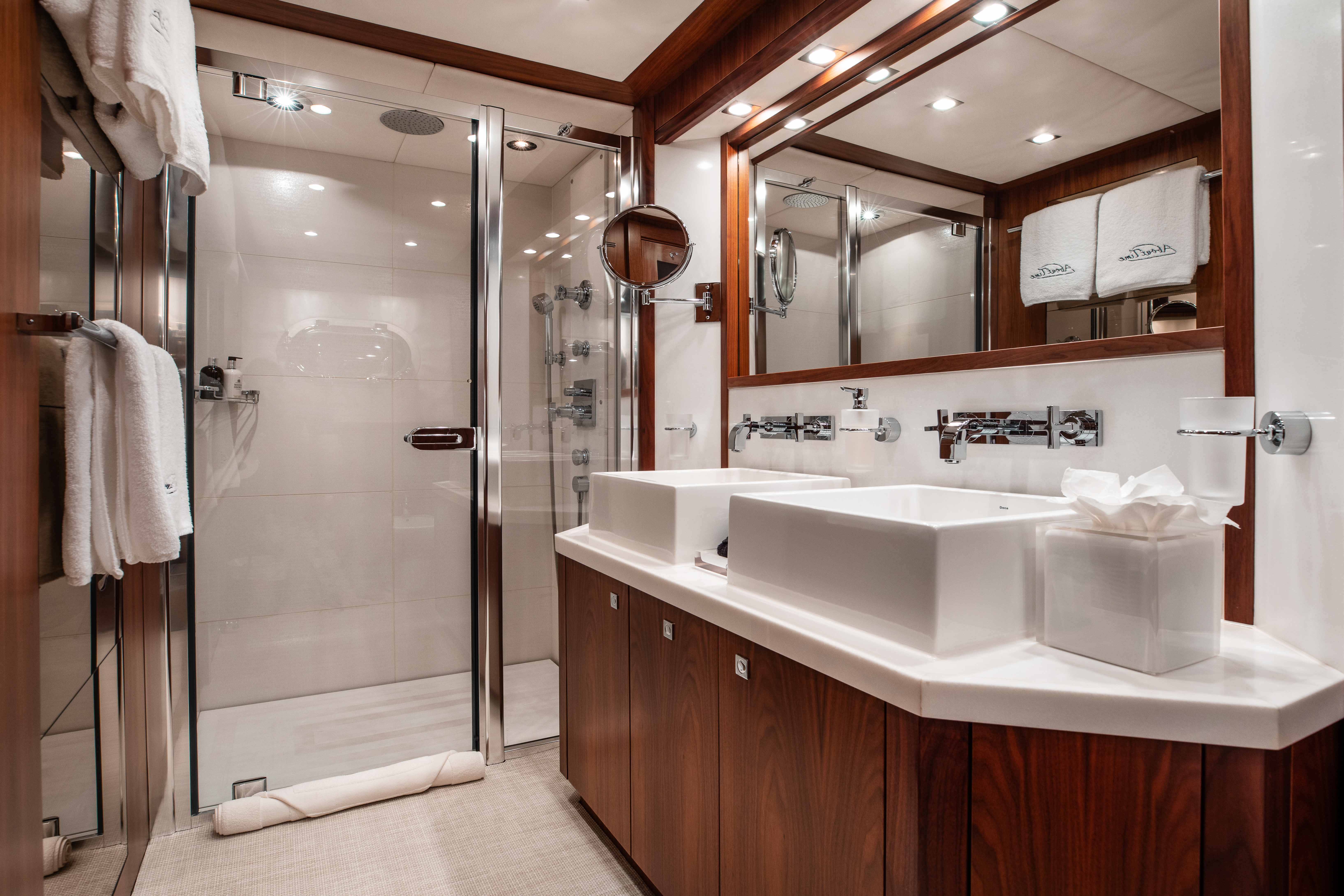 Queen Stateroom 3 Ensuite.jpg