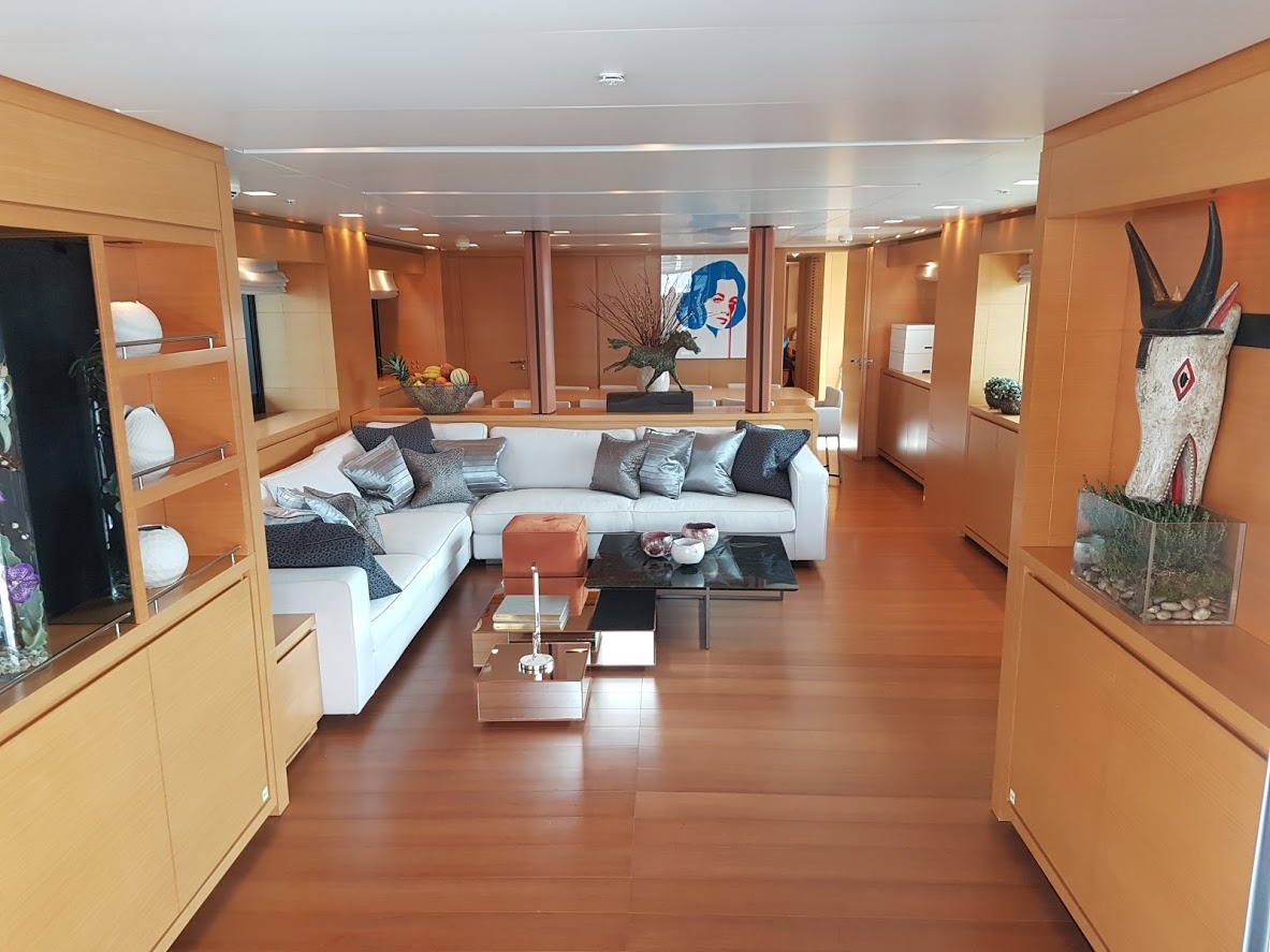 Salon main deck.jpg