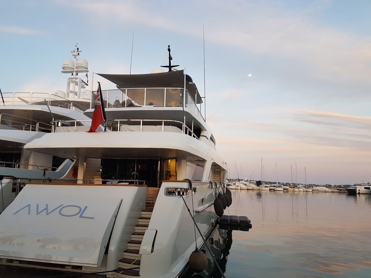 San Lorenzo yacht AWOL -  Stern.jpg