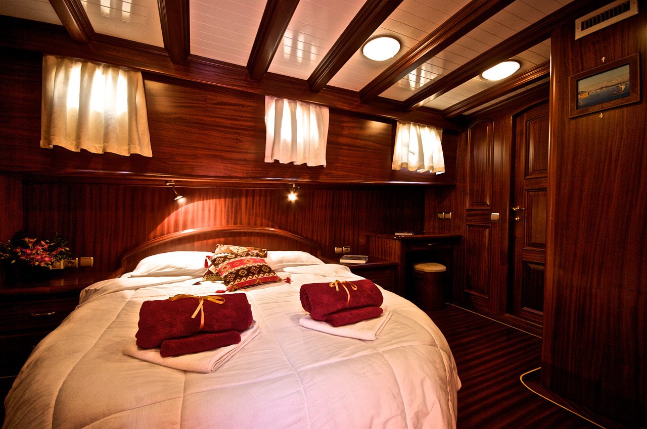 Spacious guest cabin.jpg