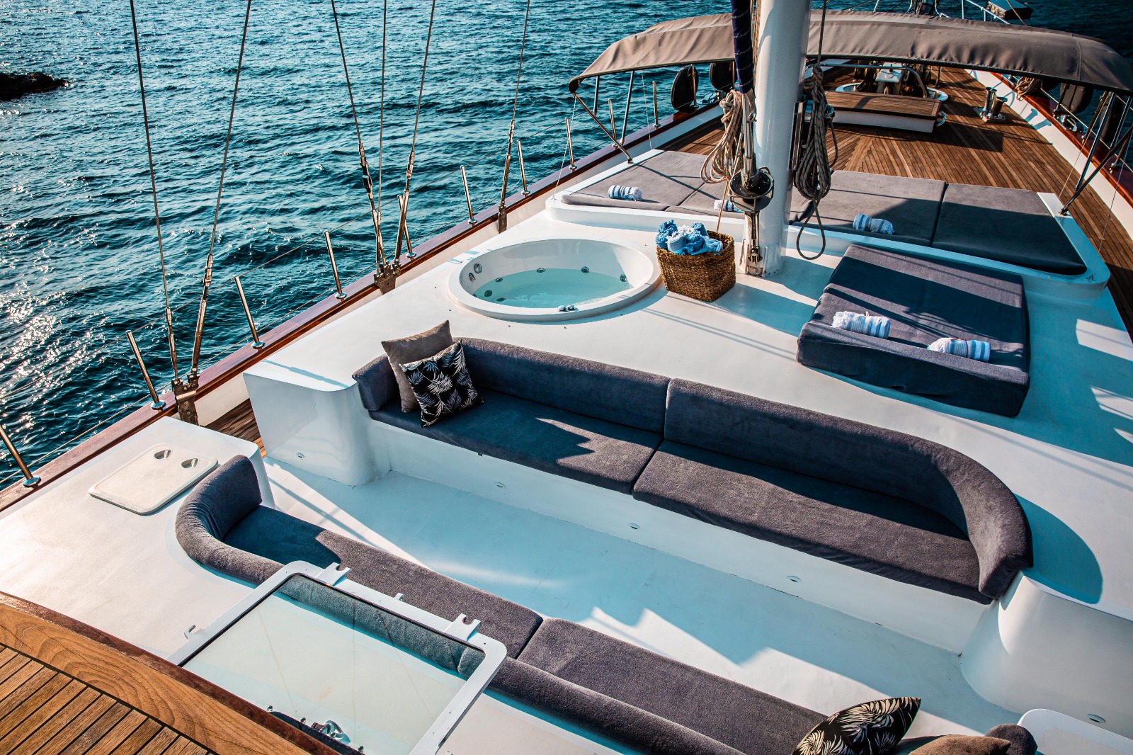 Sunbathing space with Jacuzzi.jpg
