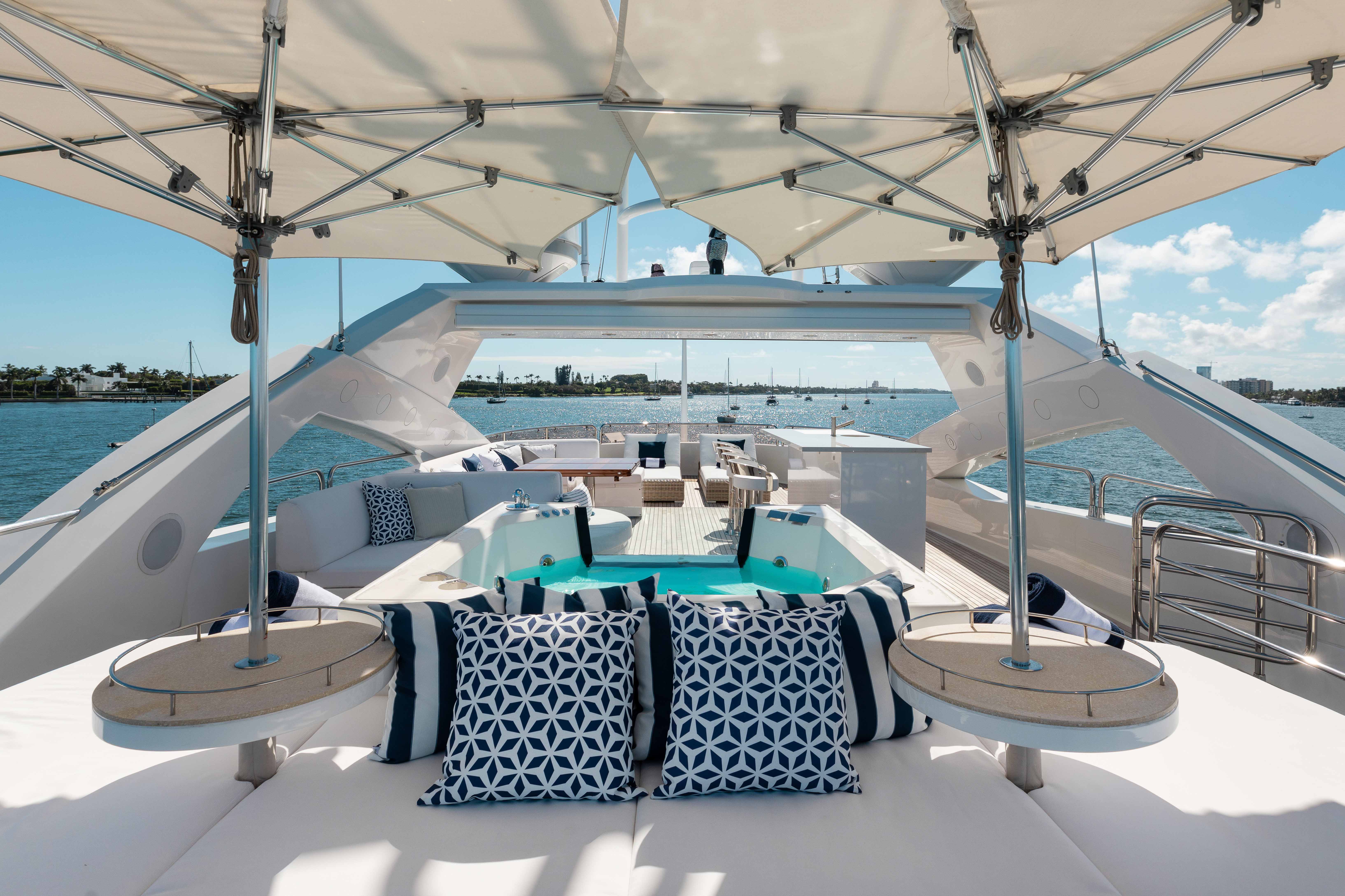 Sundeck Jacuzzi 3.jpg