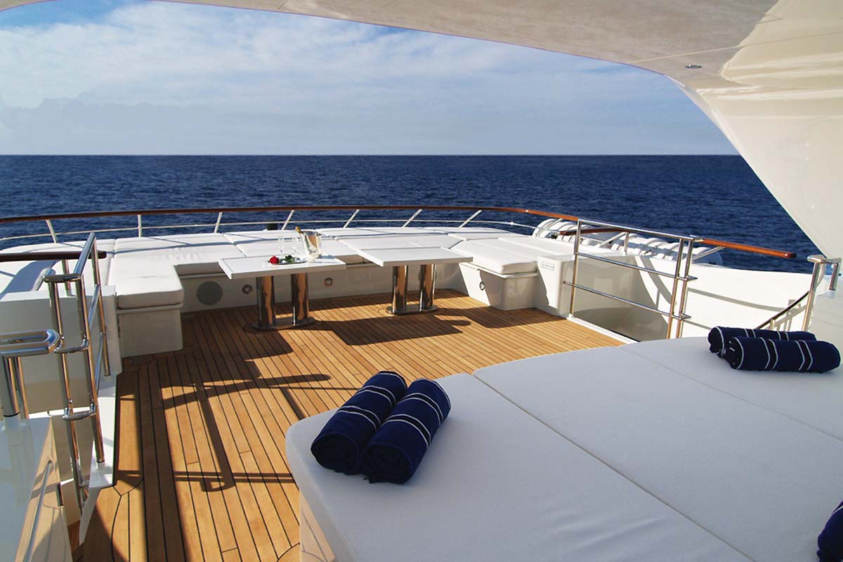Sundeck aft .jpg
