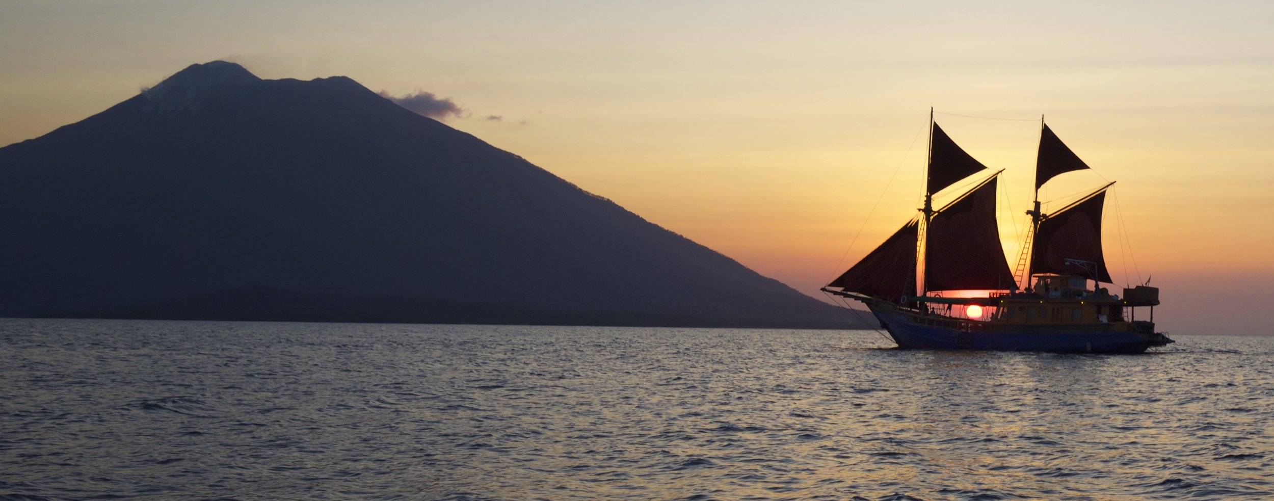 TIGER+BLUE+WITH+SAILS+UP+AT+SUNSET+RL3B3461.CR2.jpg