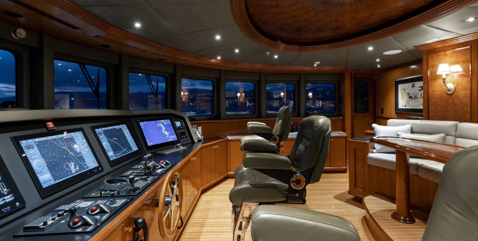 The Captain Control Room.jpg