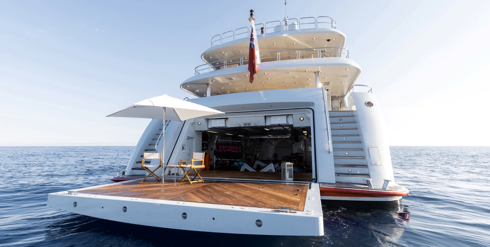 The Stern With Swim Platform 01.jpg