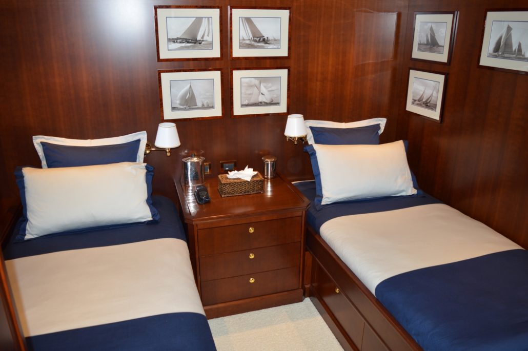 Twin cabin  00003.jpg