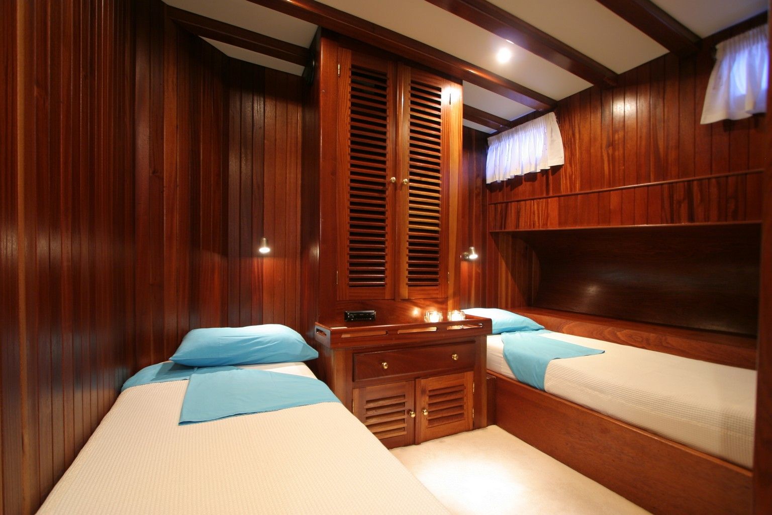 Twin cabin  4.jpg