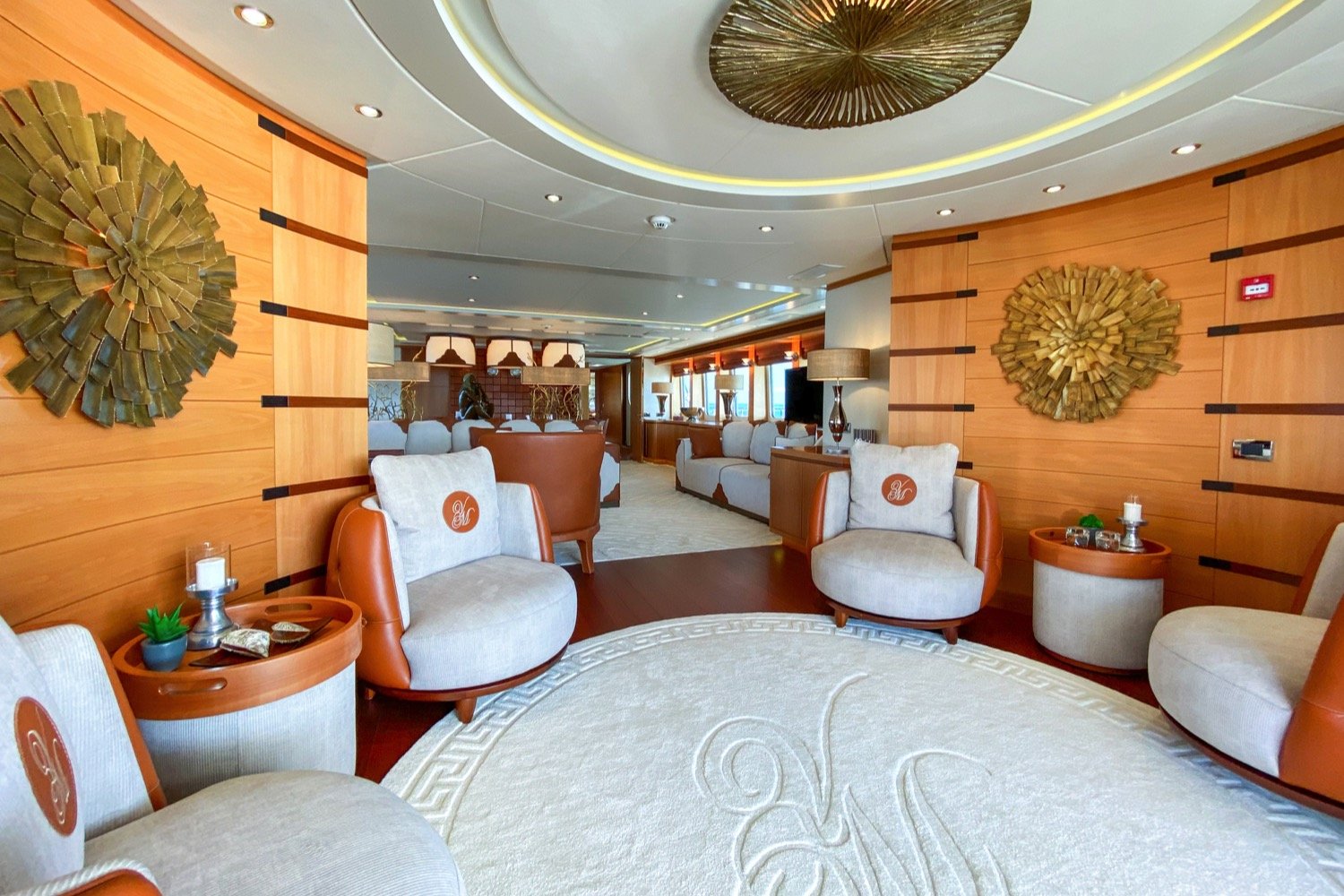 Upper deck circular lounge.jpg